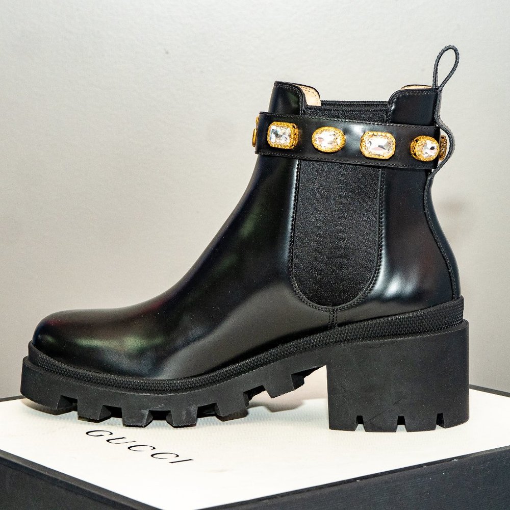 Gucci Women's Black Leather Ankle Boot With Belt - Picture 3 of 3